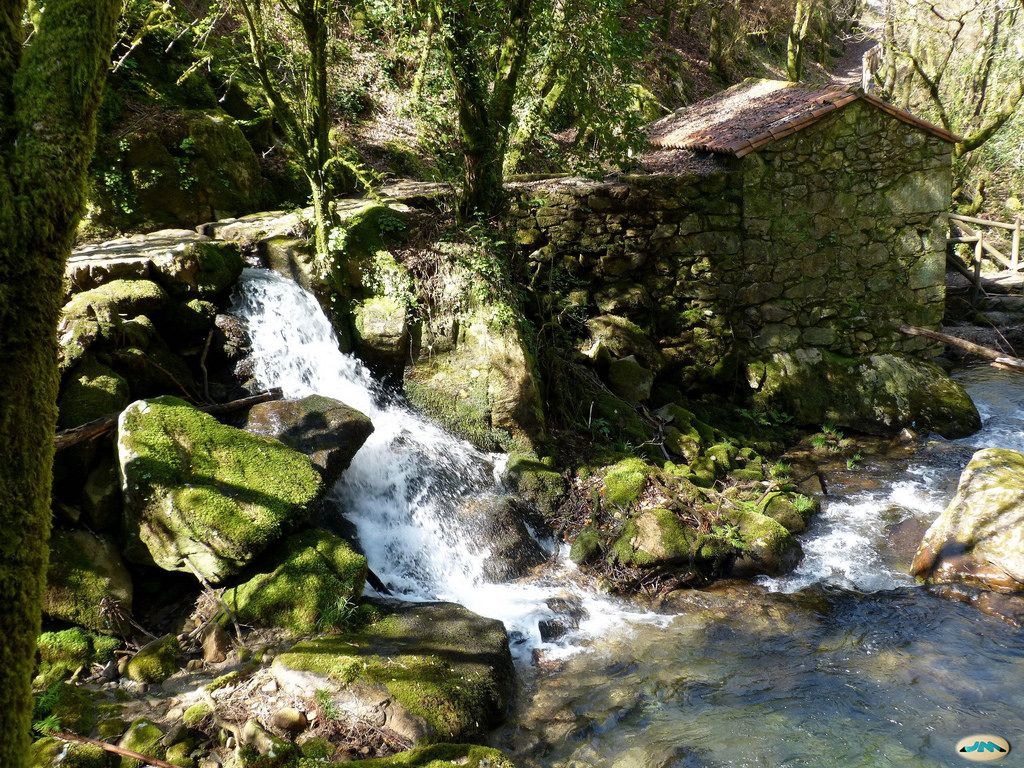 Ven a bailar al son de las “Cascadas de la Ruxidoira"